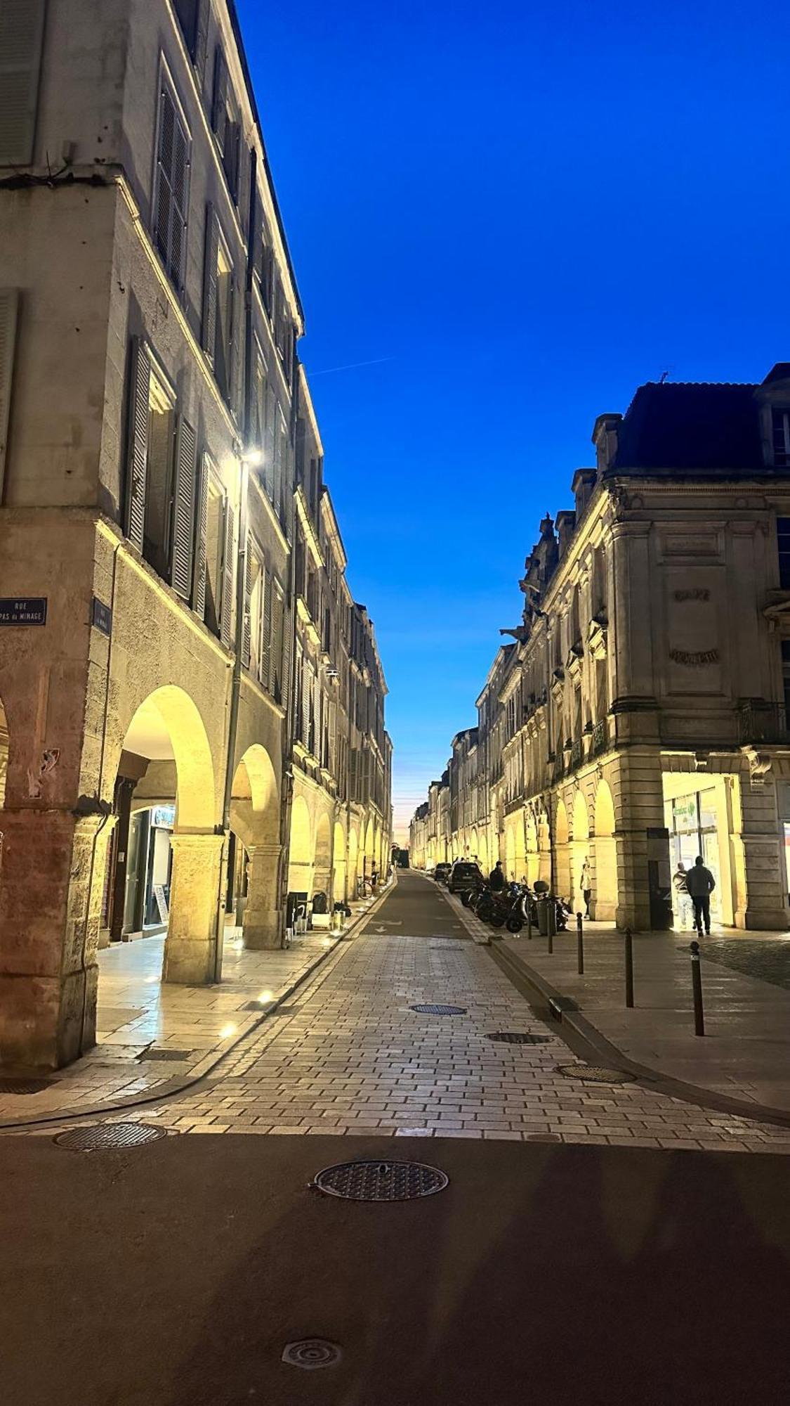Hyper Centre A 80M Du Vieux Marche, T2 Calme Vue Sur Les Toits Rue Du Minage Apartment La Rochelle  Exterior photo