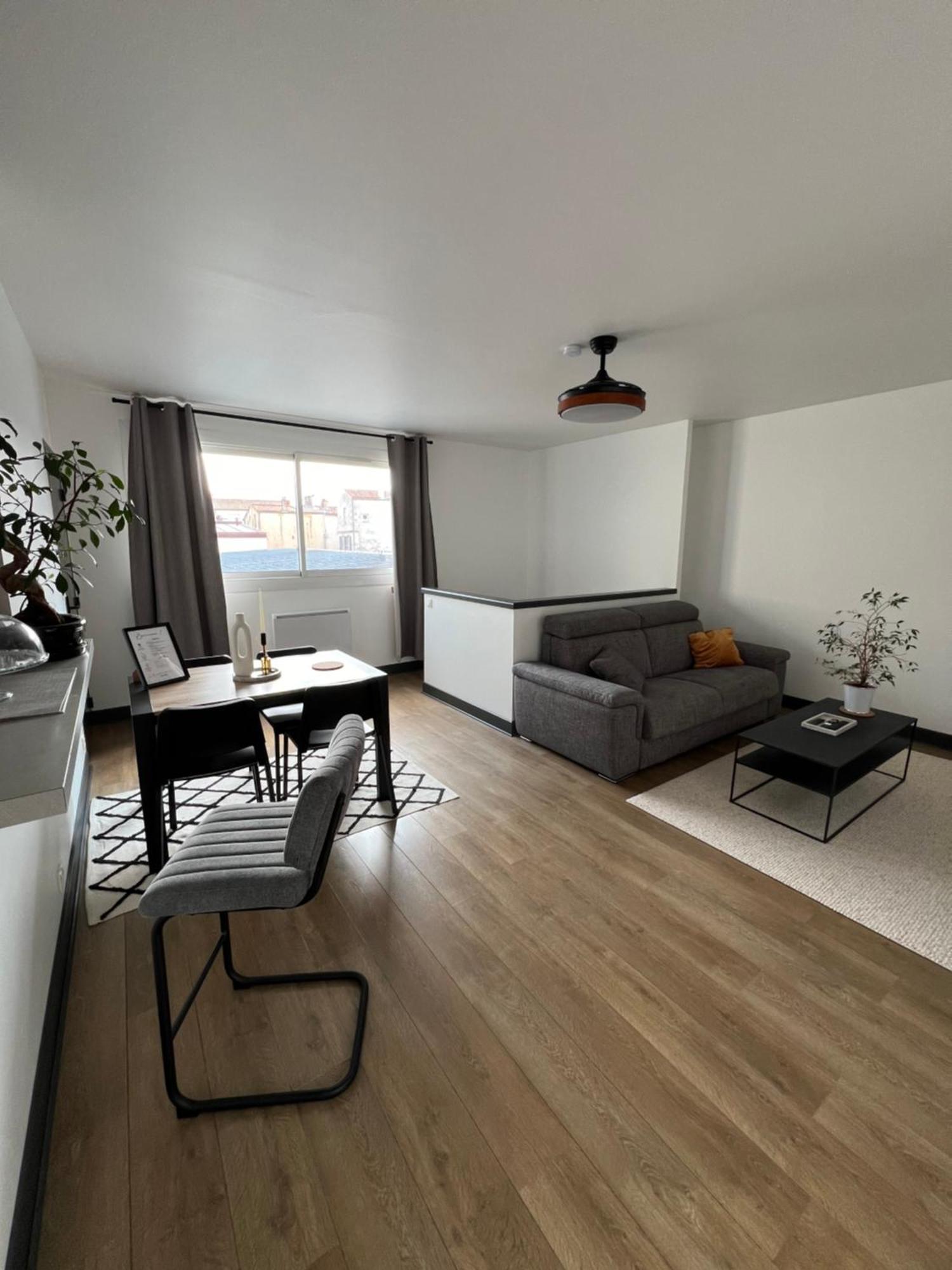 Hyper Centre A 80M Du Vieux Marche, T2 Calme Vue Sur Les Toits Rue Du Minage Apartment La Rochelle  Exterior photo