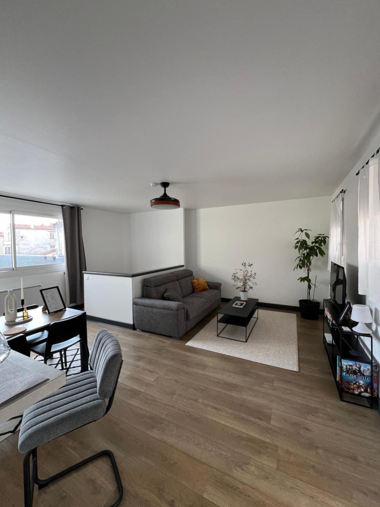 Hyper Centre A 80M Du Vieux Marche, T2 Calme Vue Sur Les Toits Rue Du Minage Apartment La Rochelle  Exterior photo